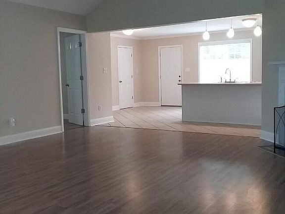 4th image of 101 Birchwood Dr