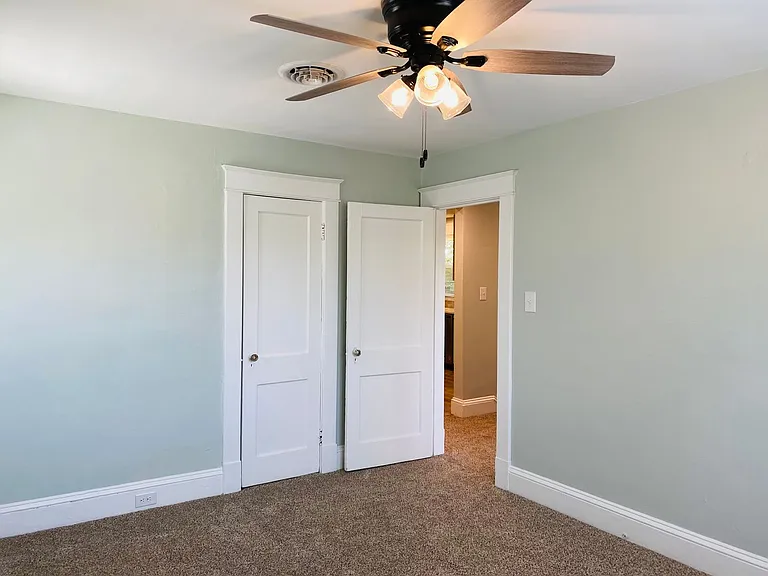 2507 Seminary Ave. — Photo 21