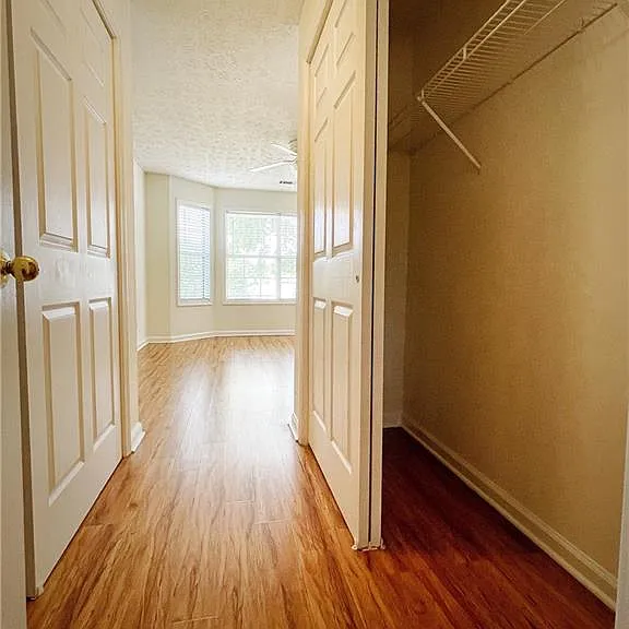 2715 Barnwood Xing — Photo 10