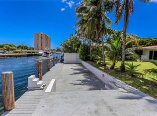 2135 Arch Creek Dr, North Miami, FL 33181