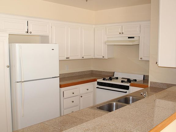 2nd image of 1443 Barry Ave
