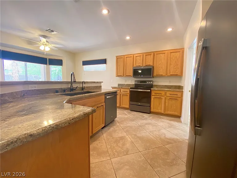 3022 Seaford Peak Dr — Photo 9