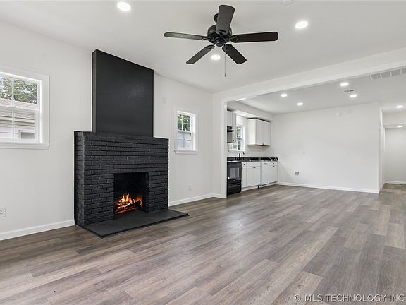 4th image of 2610 Elgin St