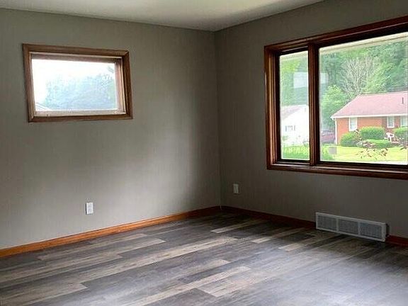 3rd image of 275 Greendale Ave