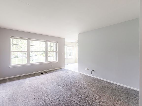 5th image of 1202 N Red Oak Cir Unit 2