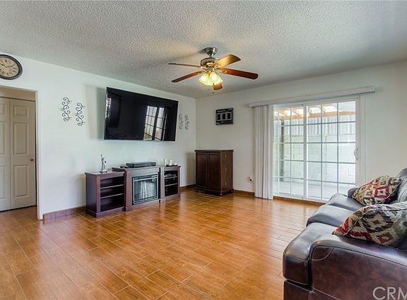 3rd image of 6930 Park Dr