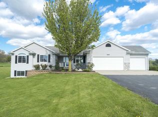 9652 Windstar Dr SE, Alto, MI 49302