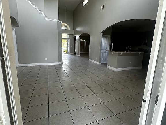 4th image of 2748 Patrician Cir