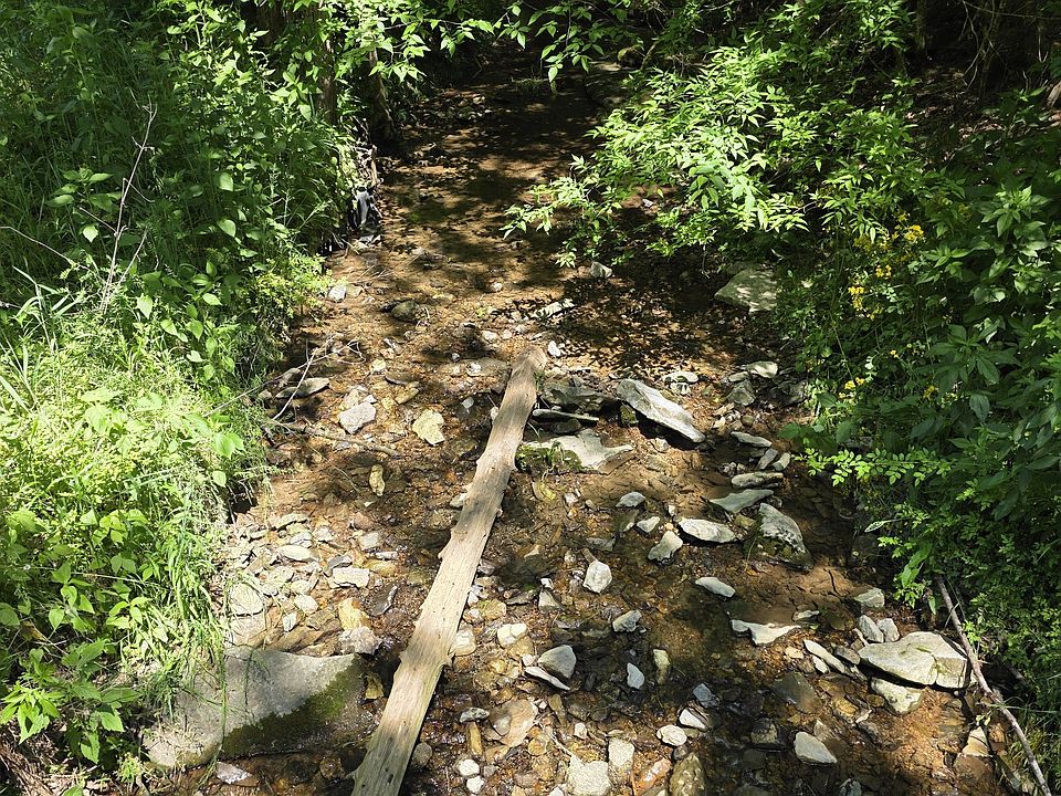 1st image of 806 Brandon Hollow Rd