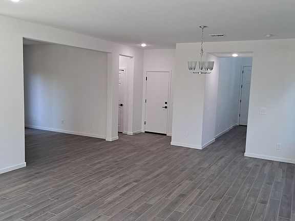 3rd image of 20931 W Holly St