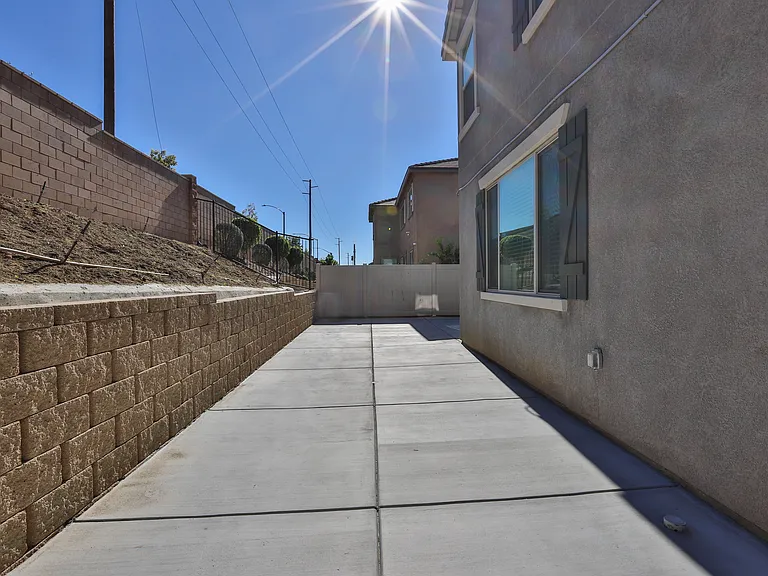 4551 Highland Ave — Photo 55