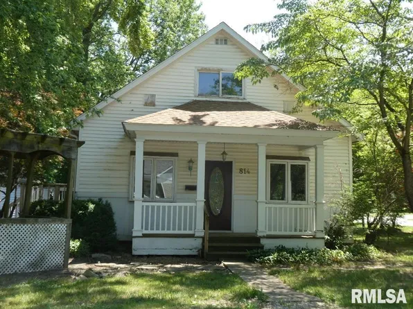 814 Jefferson St, Pawnee, IL 62558