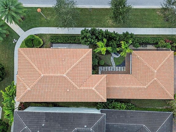 3rd image of 8125 Hobbes Way