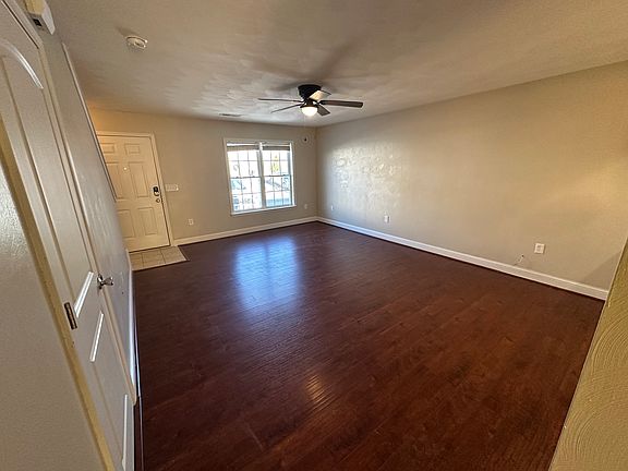 5th image of 6640 Village Green Dr