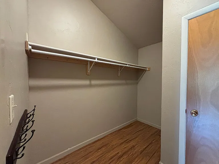 1402 S Willson Ave — Photo 12