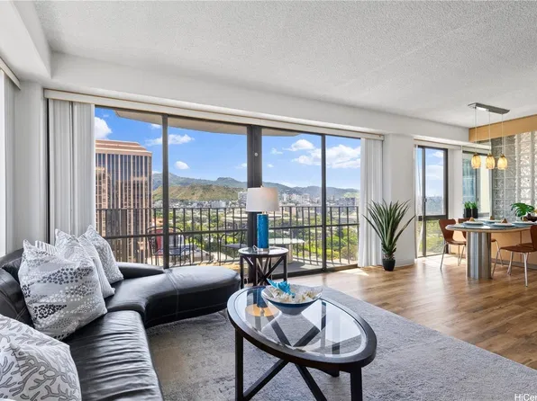 700 Richards St APT 2204, Honolulu, HI 96813