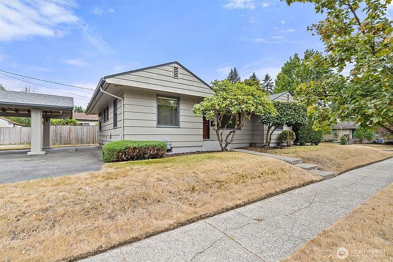 4th image of 1719 8th Avenue SW