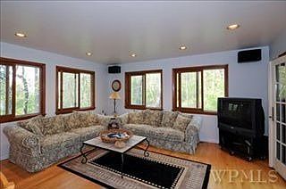 3rd image of 1 Rosanne Dr
