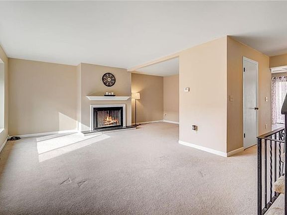 4th image of 303 Woodbridge Dr