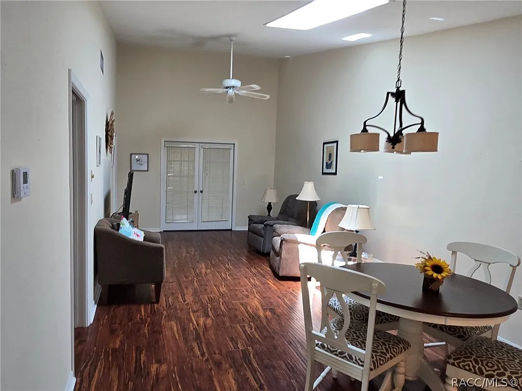 2 bed, 990 sqft, $2,750 — Photo 4