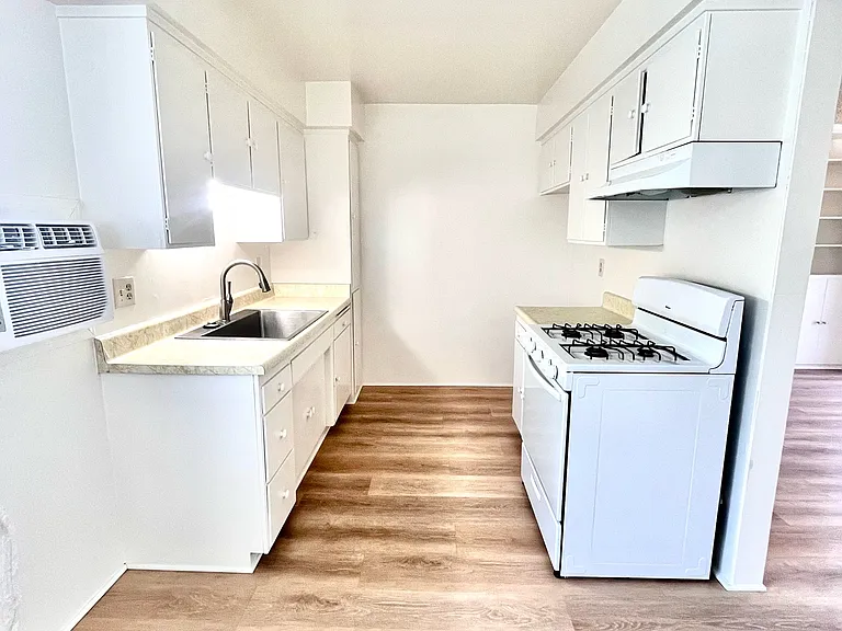 2835 Nina St #11 — Photo 9