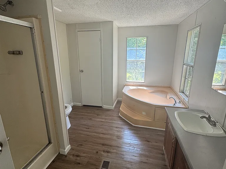 2025 Lee Road 249 — Photo 7