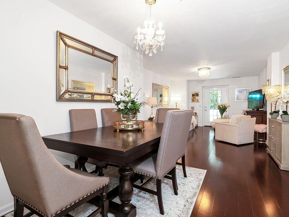 1st image of 20 Whippoorwill Rd E APT 2B