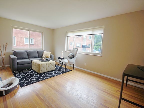 4th image of 3312 Russell Blvd APT 4