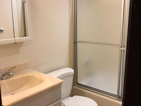 3rd image of 4254 7th Ave NE APT 201