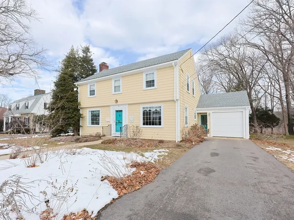 85 Payson St, Attleboro, MA 02703