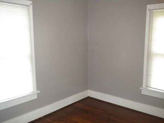 5th image of 212 S Grand Ave