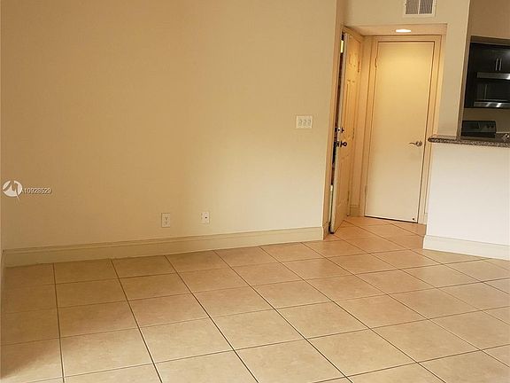 5th image of 643 Vista Isles Dr APT 1828