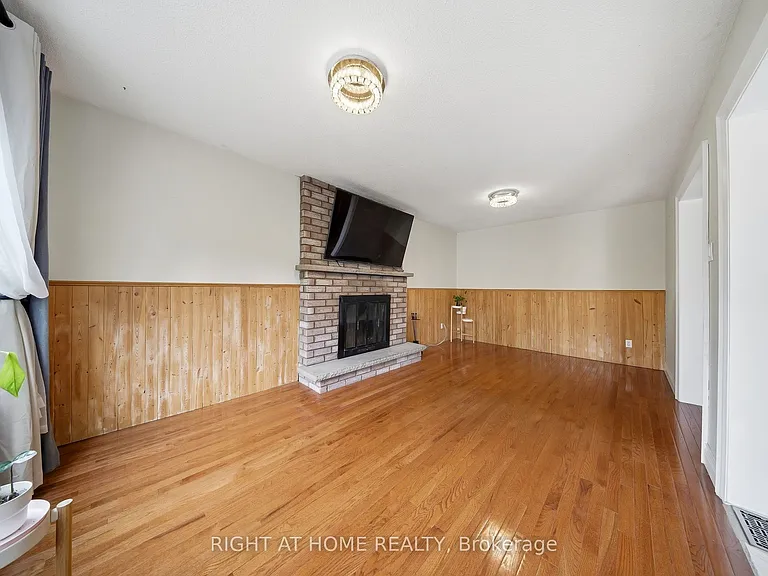 29 Sunforest Dr — Photo 18