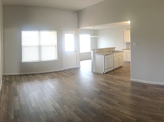 5th image of 9102 Amberjack Dr
