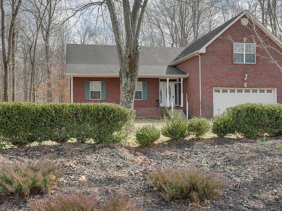 1st image of 121 Oak Park Ct