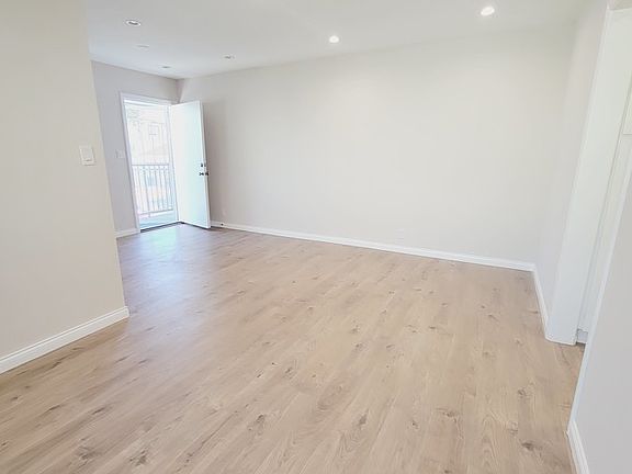 3rd image of 523 Ivy St #5