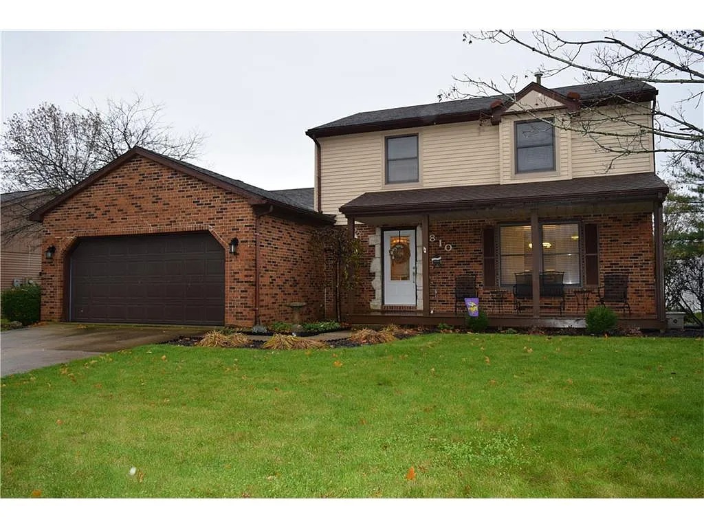 810 Windsor Cir photo 1