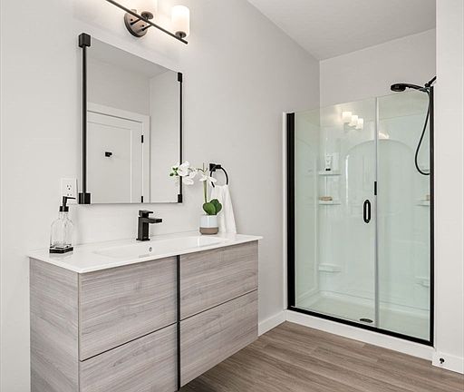 5th image of 10 Somerset Ave #203
