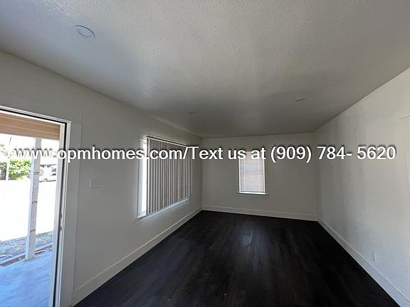 4th image of 1068 N Sierra Way