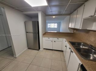 6960 Miami Gardens Dr #2330, Hialeah, FL 33015