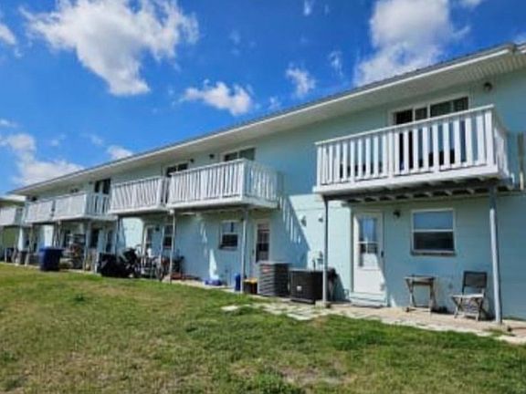 3rd image of 348 Tarpon Ave