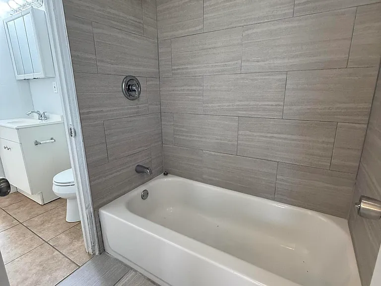 420 N Fiske Blvd — Photo 24