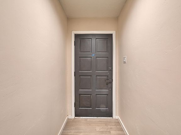 3rd image of 2604 Hiawatha Dr NE