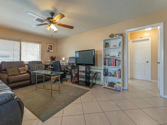 4th image of 137 W 34th Street