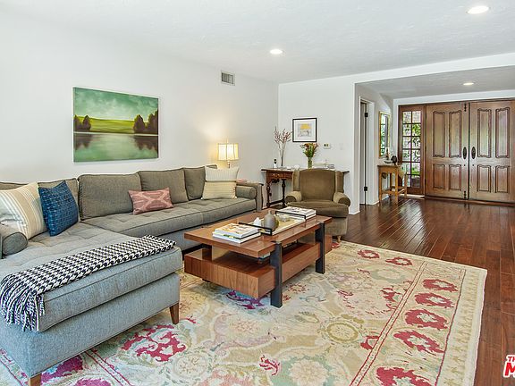 2nd image of 4901 Don Juan Pl