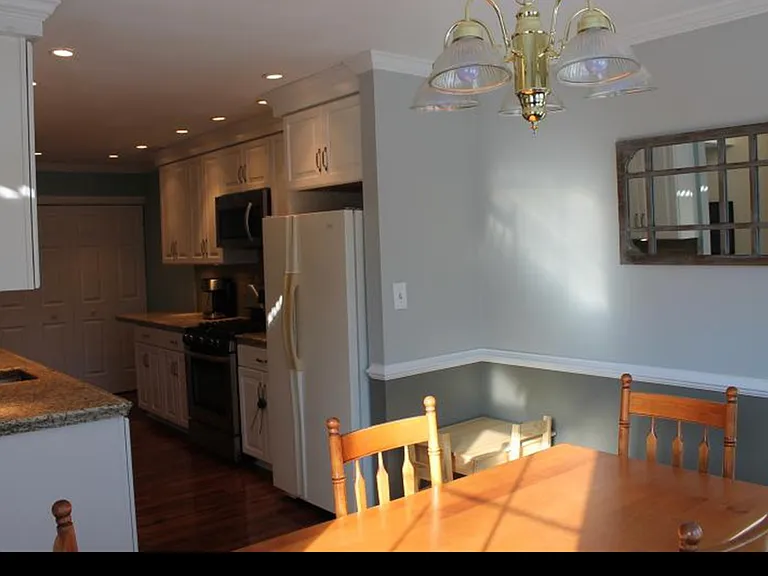 39 Roxbury Ct — Photo 16