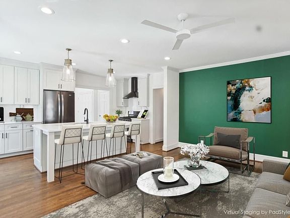 3rd image of 511 E Lake Dr