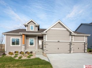 8135 S 200th St, Gretna, NE 68028