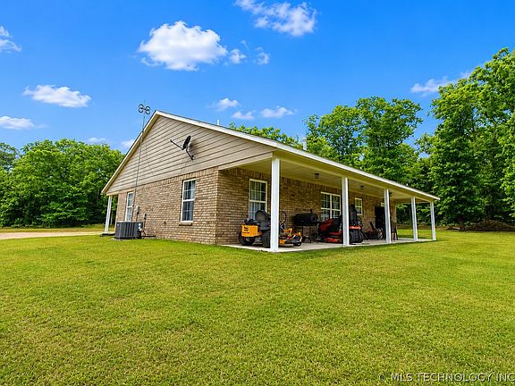 3rd image of 8268 N Shiloh Rd