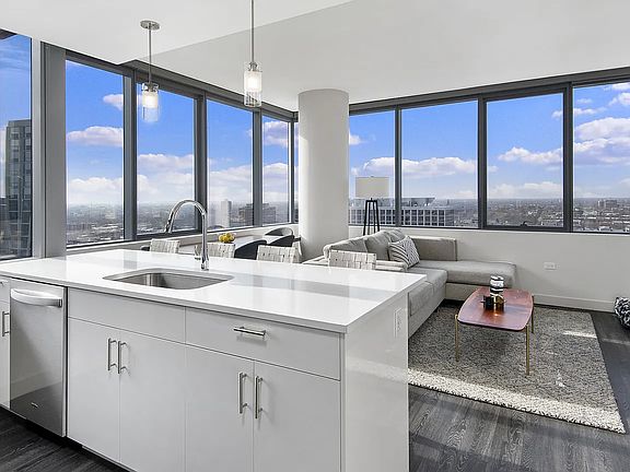 2nd image of 815 W Agatite Ave #302